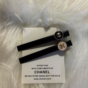 GWP CC Black Hair Clips with Gold Accents